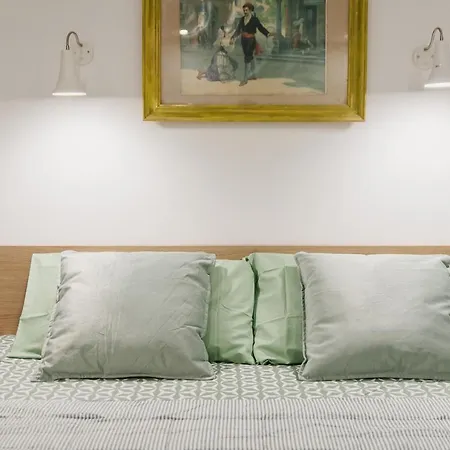 Ni Na Na Na Apartment *