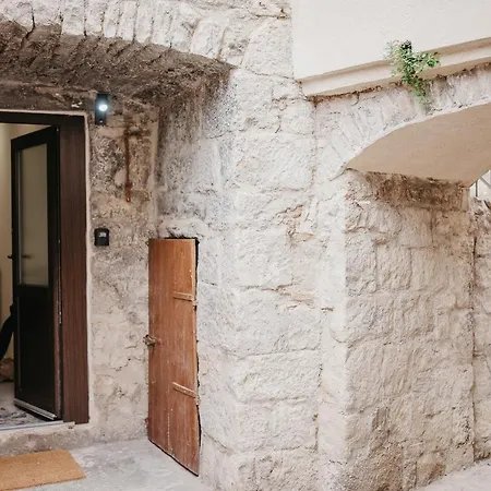 Апартаменти Ni Na Na Na *