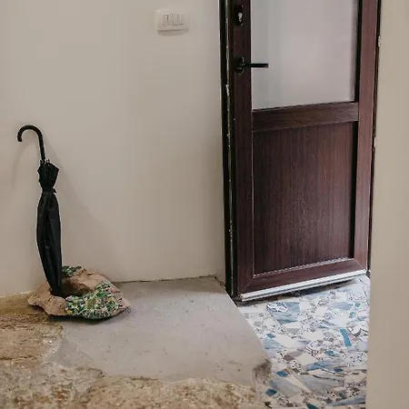 Διαμέρισμα Ni Na Na Na